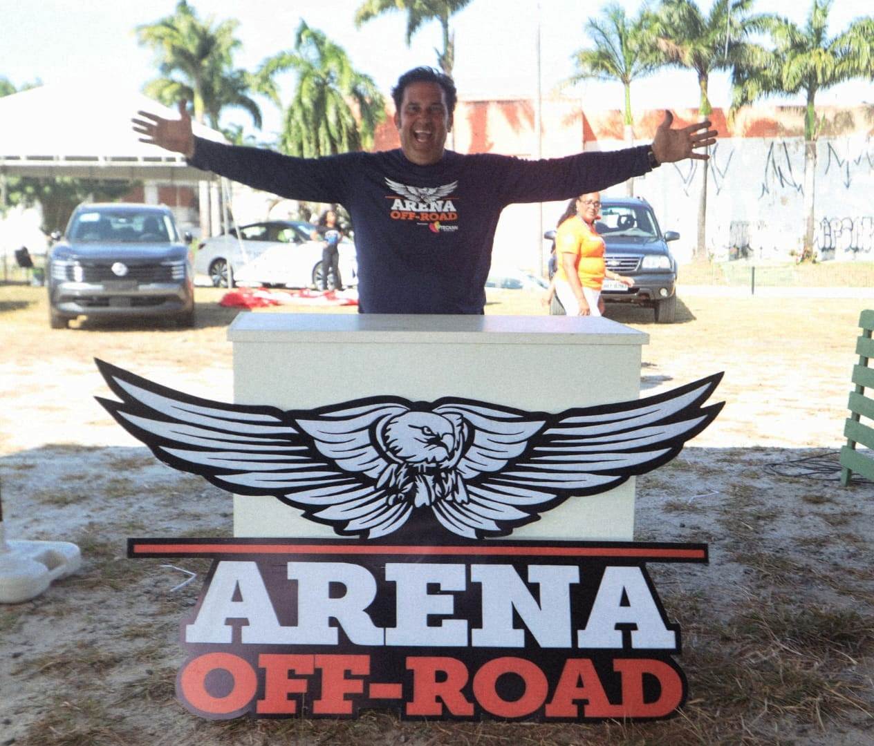 detona nos braÇos do arena